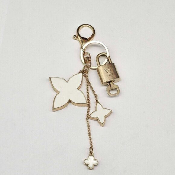 Authentic Louis Vuitton Lock & Key with unbranded Clover Flower Bagcharm 100125 - Picture 5 of 10
